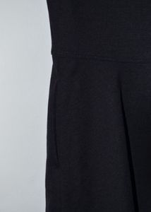 Chic Two-Tone Sleeveless Dress
