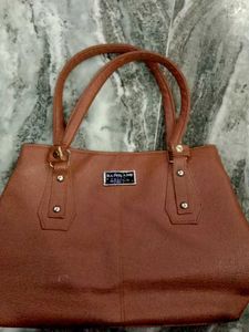 A Handbag👜 In Good Quality