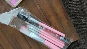 18 Color Eyeshadow Palette, eyeliner with Brushes