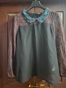 Combo of two chic tops.