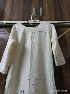 White Kurti