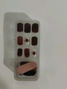 Chic Burgundy &amp; Glitter Press-On Nails