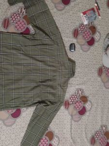 Men's Classic Plaid Button-Down Shirt