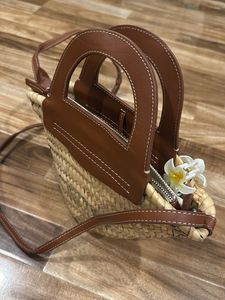 straw sling bag