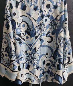HnM-Blue &amp; White Print Top