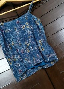 AND Women Floral Sleeveless V- neck Crop Top