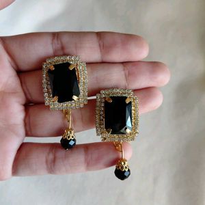 Elegant Black Earring