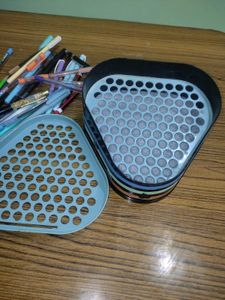 Stylish Triangular Pen Organizer