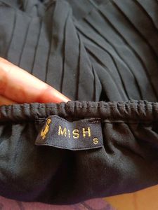 Chic Black Pleated Midi Dress