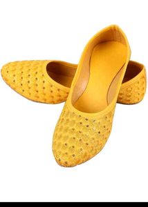 Yellow Juttis for Women