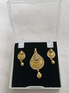 Gold Tone Pendant & Earring Set