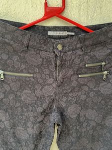 Stylish Textured Black Skinny Pants