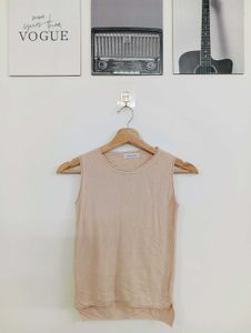 Sleeveless Round Neck Top