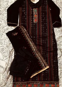 maroon colour straight suit