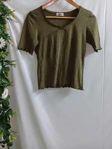 Ribbed Scoop Neck Crop Top