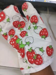 Strawberry Oven Mitt