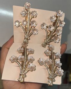 Set of 4 Elegant Flower Hair Clips