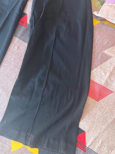 Chic Black Wide-Leg Trousers