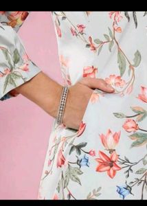 Floral V-Neck Long Sleeve Top