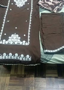 Embroidered kurta set
