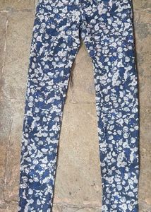 H &amp; M Floral Skinny Jeans