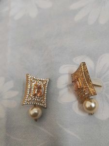 Elegant Pearl Necklace Set
