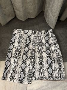 Chic Snake Print Mini Skirt