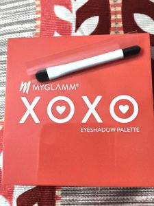 myglamm popxo Heart-Shaped Eyeshadow Palette