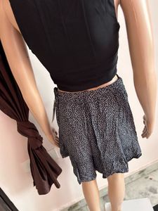 Chic Black Floral Mini Skirt