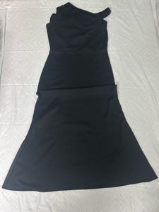 Elegant Black Off-Shoulder Maxi Dress
