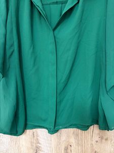 Elegant Emerald Green Flutter Sleeve Top