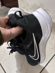 price drop!!!Nike Black Running Sneakers