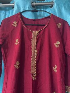 Elegant Maroon Kurta Set with Intricate Gold Embro