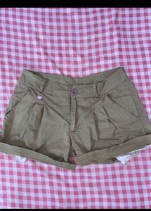 y2k khaki shorts💓