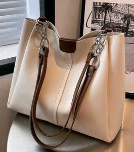 "Upgrade your daily carry" Tote for a classic look