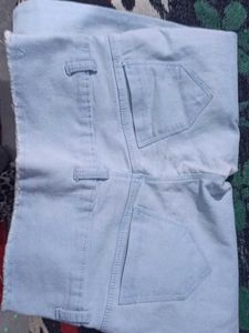 Light Wash High-Waisted Jeans