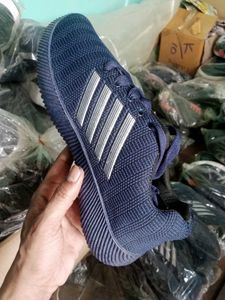 NEW NO USED SPORTS SHOES FOR MEN.