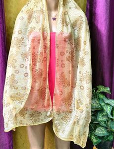 Beautiful Golden Floral Stoal