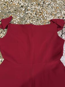 Chic Red Cold Shoulder Dress