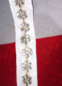 Exquisite Floral Embellished Chain
