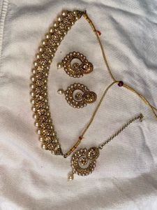 Elegant Pearl &amp; Gold Necklace Set with Earrings