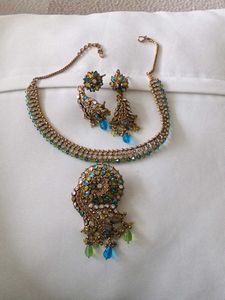 Exquisite Ethnic Kundan Jewellery Set