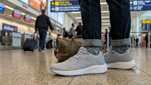 Men's Grey Sport Shoes Size 9🌟
