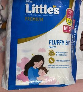 2 Packs Of 32 Little's Premium Diapers - M