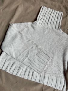 Cream Ribbed Turtleneck Cropped Sweater