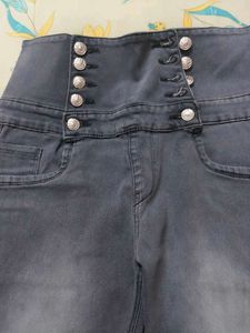High-Waisted Button-Up Grey Jeans