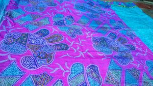 Vantage  Blue Saree with Pink Border