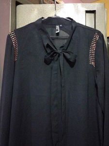 Black Studded Top 🖤