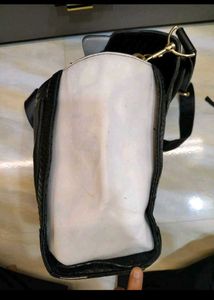 Chic Black &amp; White Shoulder Bag