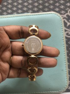TitTitan Quartz Analog White Dial Metal